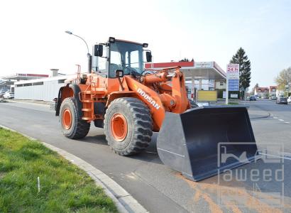 Doosan DL 300