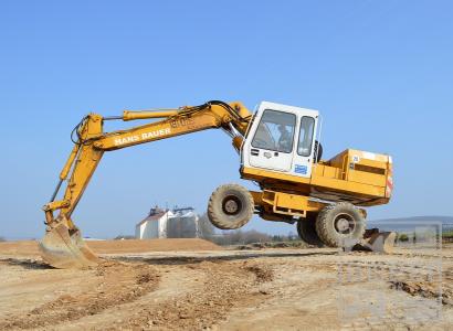 Liebherr A 912 Litronic 