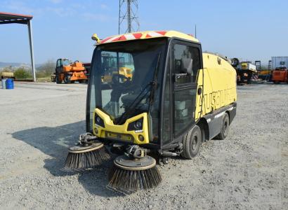 Johnston CN 200 Sweeper