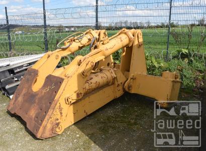CAT D8R RIPPER